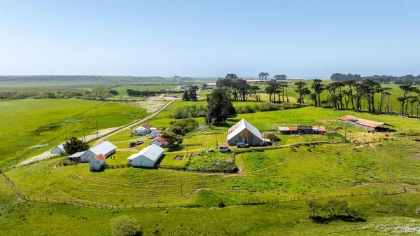 $5,800,000 | 21601 Highway 1, Point Arena, CA 95468