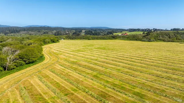 $5,800,000 | 21601 Highway 1, Point Arena, CA 95468