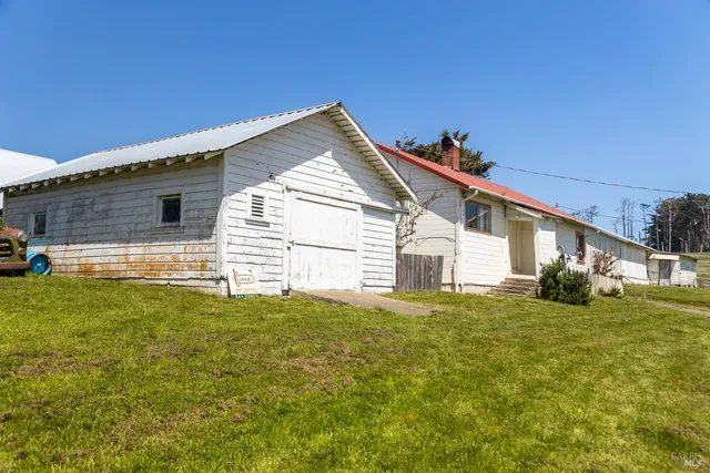 $5,800,000 | 21601 Highway 1, Point Arena, CA 95468
