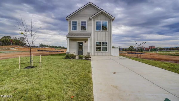 $1,950 | 4165 Gambrel Oaks Street, Blountville, TN 37617