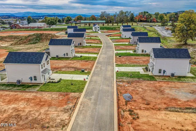 $2,100 | 4165 Gambrel Oaks Street, Blountville, TN 37617