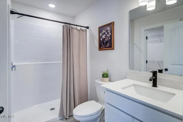 $2,100 | 4165 Gambrel Oaks Street, Blountville, TN 37617