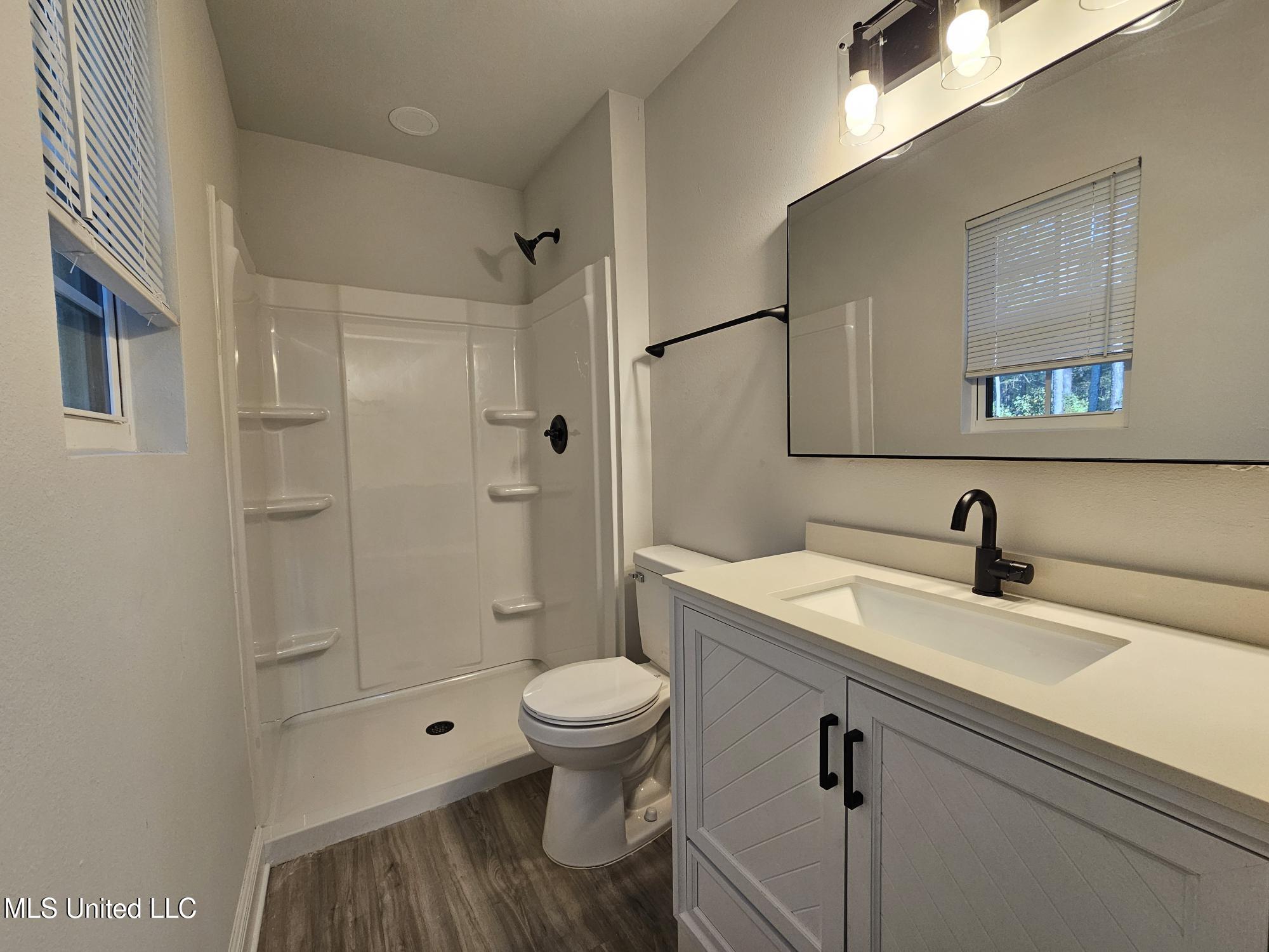 3517 Raintree Drive Gautier, MS 39553 - Photo 12 of 19 bathroom