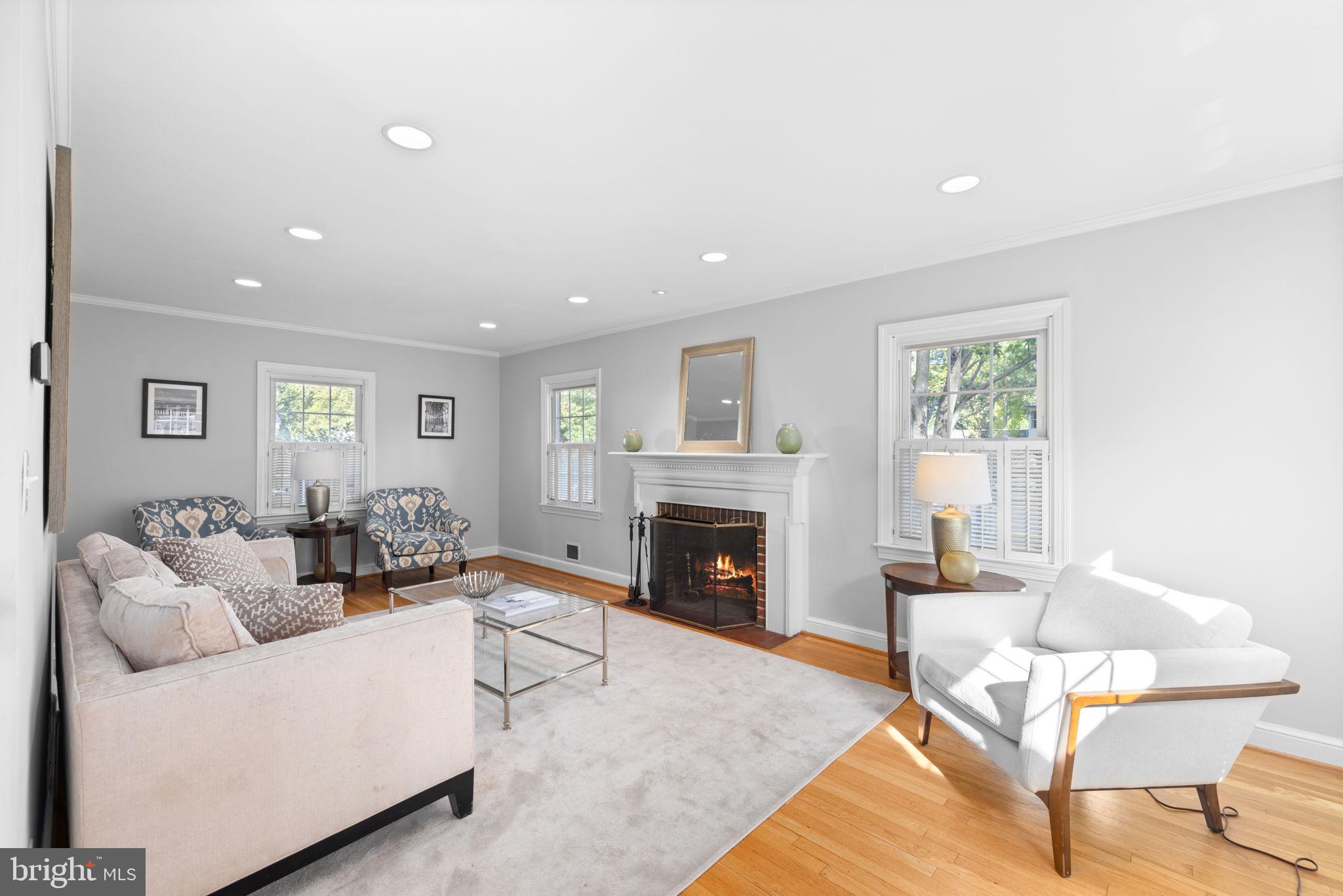 2001 Rookwood Road Silver Spring, MD 20910 - Photo 4 of 36