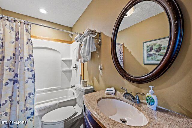 3746 Swearingen Way Sevierville, TN 37862 - Photo 20 of 56 Bathroom