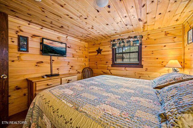 3746 Swearingen Way Sevierville, TN 37862 - Photo 33 of 56 Bedroom