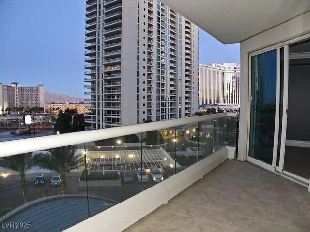 $4,350 | 2747 Paradise Road, Unit 502, Las Vegas, NV 89109