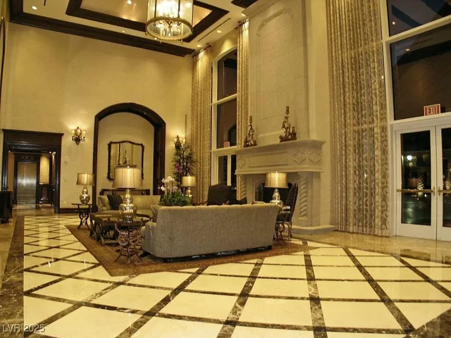 $4,350 | 2747 Paradise Road, Unit 502, Las Vegas, NV 89109