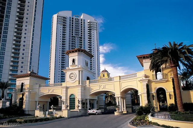 $4,350 | 2747 Paradise Road, Unit 502, Las Vegas, NV 89109