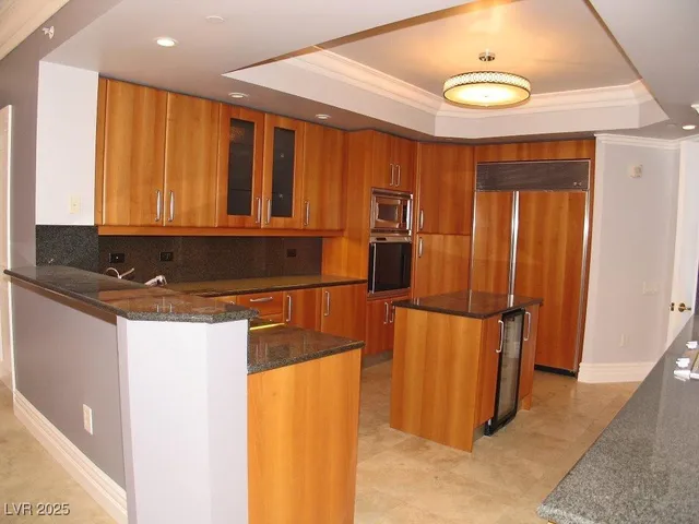 $4,350 | 2747 Paradise Road, Unit 502, Las Vegas, NV 89109