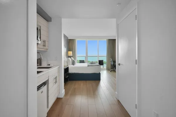 $550,000 | 2889 McFarlane Road, Unit 1516, Miami, FL 33133