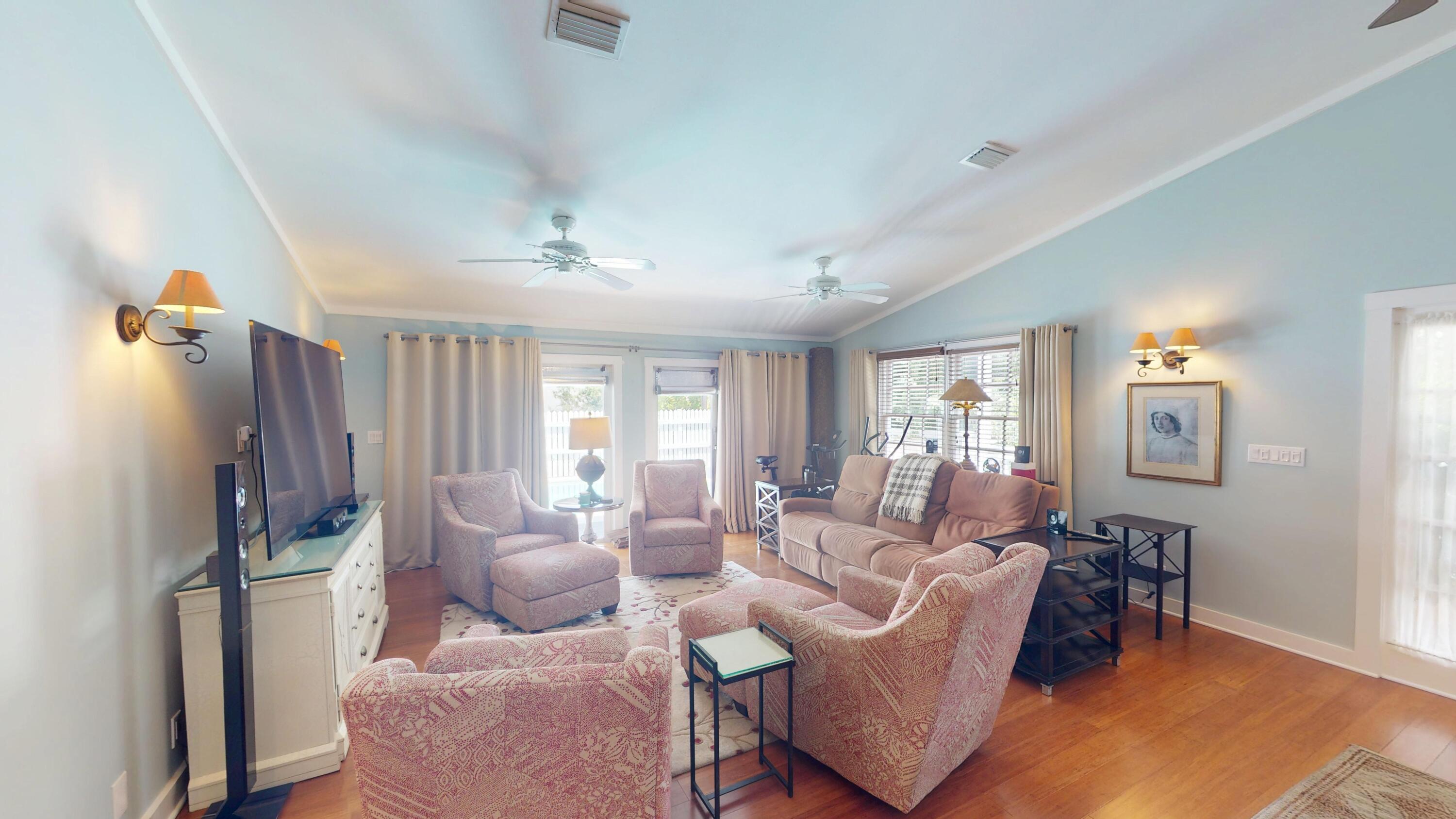 1022 Washington Street Key West, FL 33040 - Photo 4 of 23 Living room