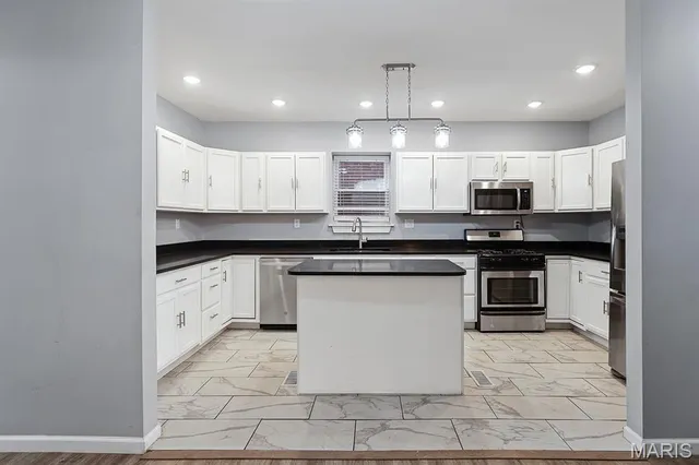 $274,900 | 4112 West Belle Place, St. Louis, MO 63108