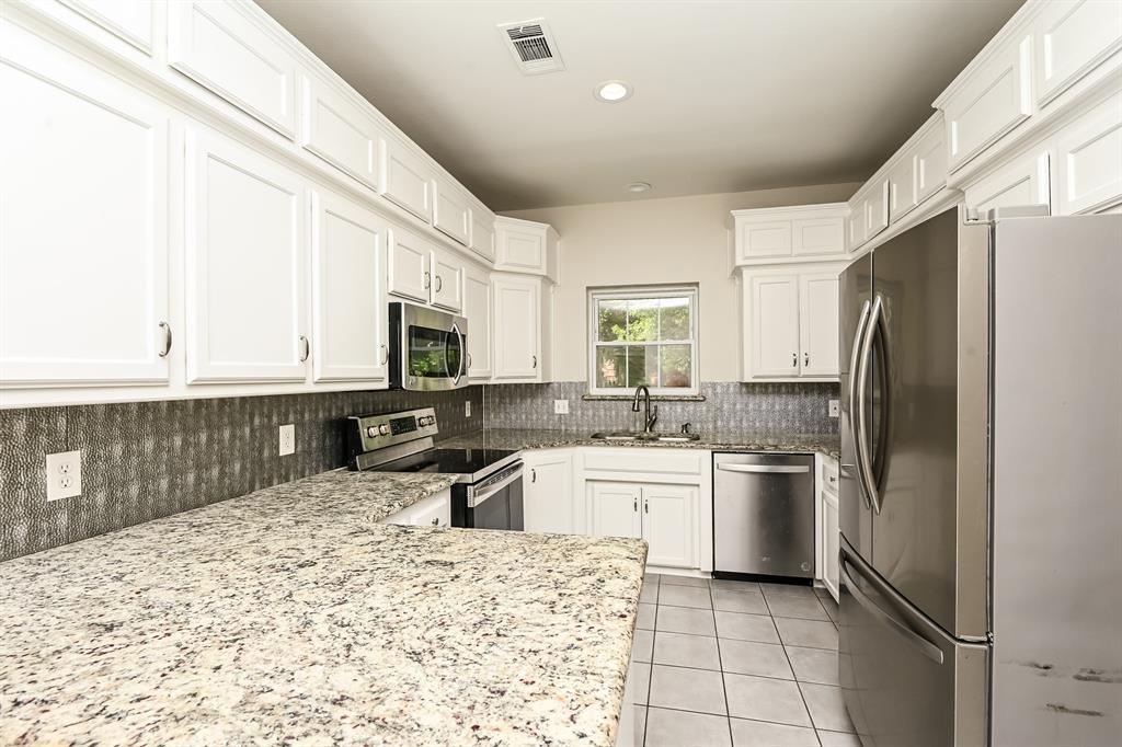 2057 Spinnaker Lane Azle, TX 76020 - Photo 7 of 19