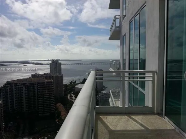 $4,500,000 | 900 Brickell Key Boulevard, Unit 2803, Miami, FL 33131