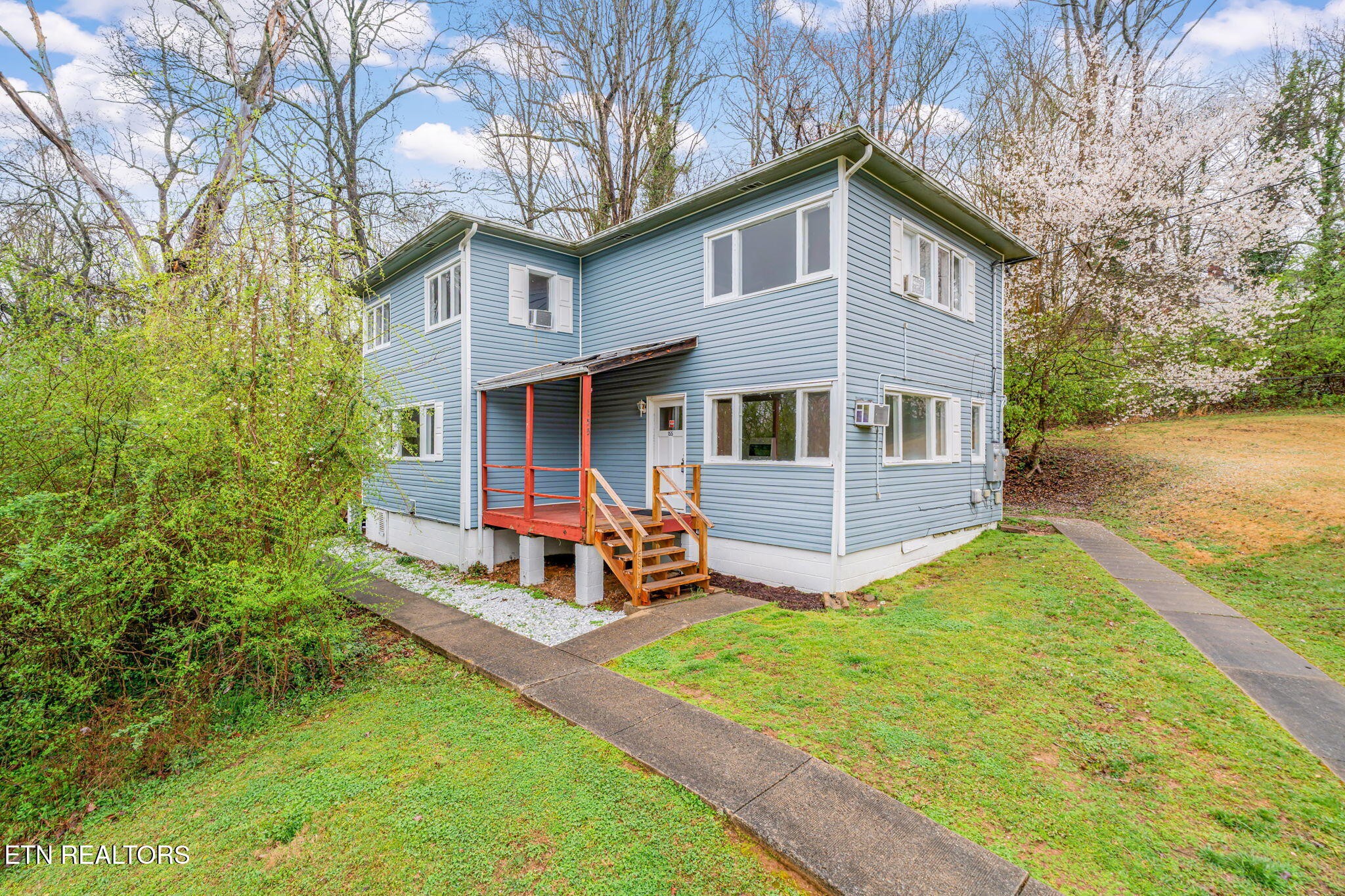 153 Wade Lane Oak Ridge, TN 37830 - Photo 2 of 27 Gallery Image 2