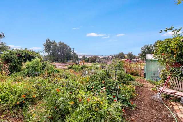 $330,000 | 4343 North 1200 East, Buhl, ID 83316