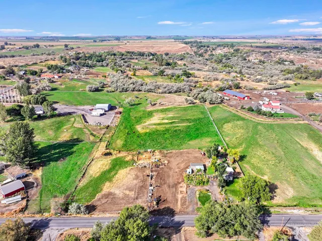 $330,000 | 4343 North 1200 East, Buhl, ID 83316
