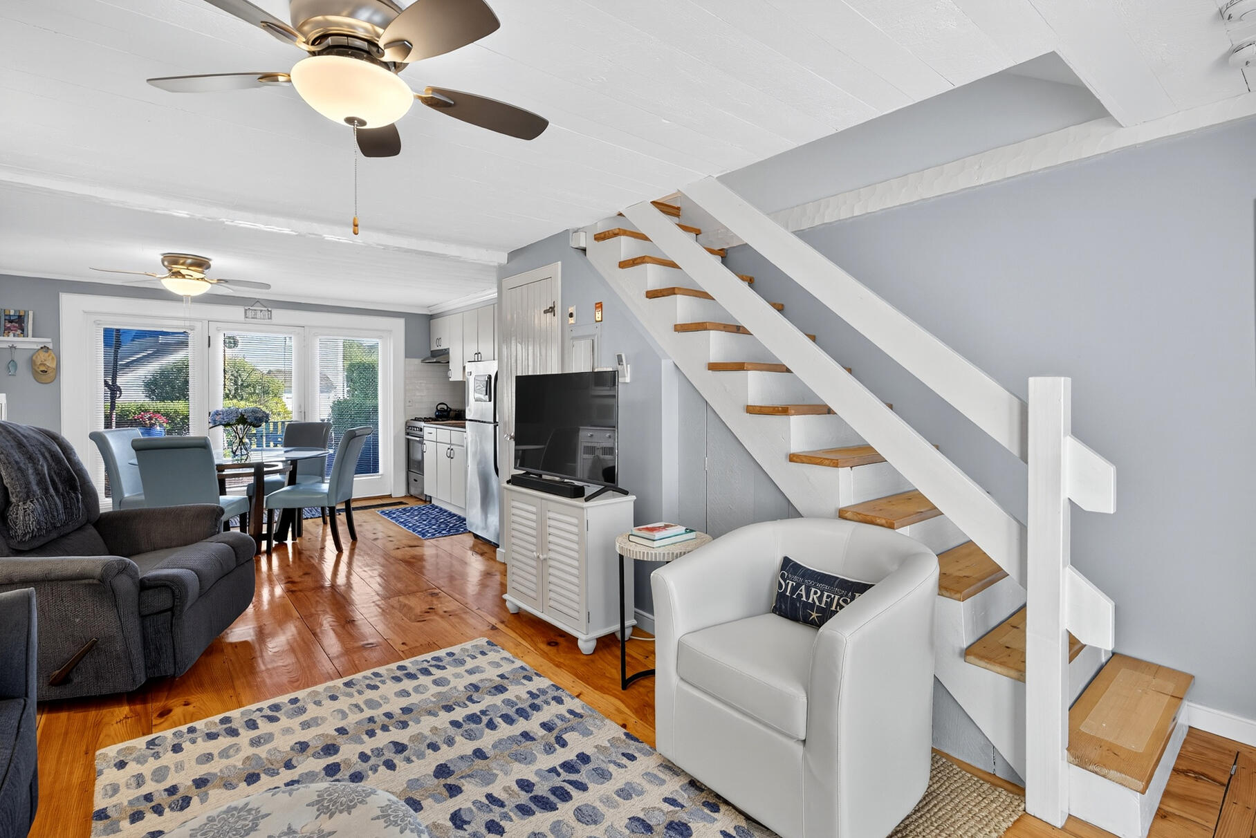 33 Landmark Avenue Mashpee, MA 02649 - Photo 6 of 46 021_PF0A4979