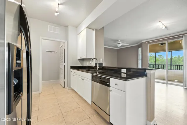 $164,999 | 8539 Gate Parkway West, Unit 1435, Jacksonville, FL 32216