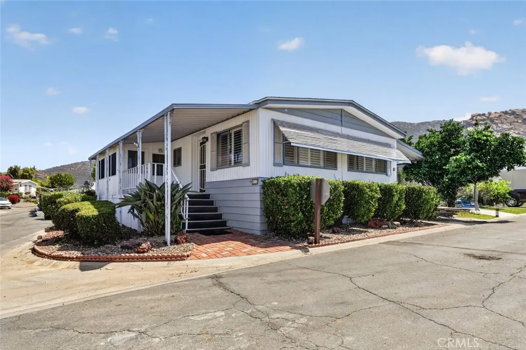 6480 Katherine Street, Unit 87 Simi Valley, CA 93063 - Photo 2 of 36 Gallery Image 2