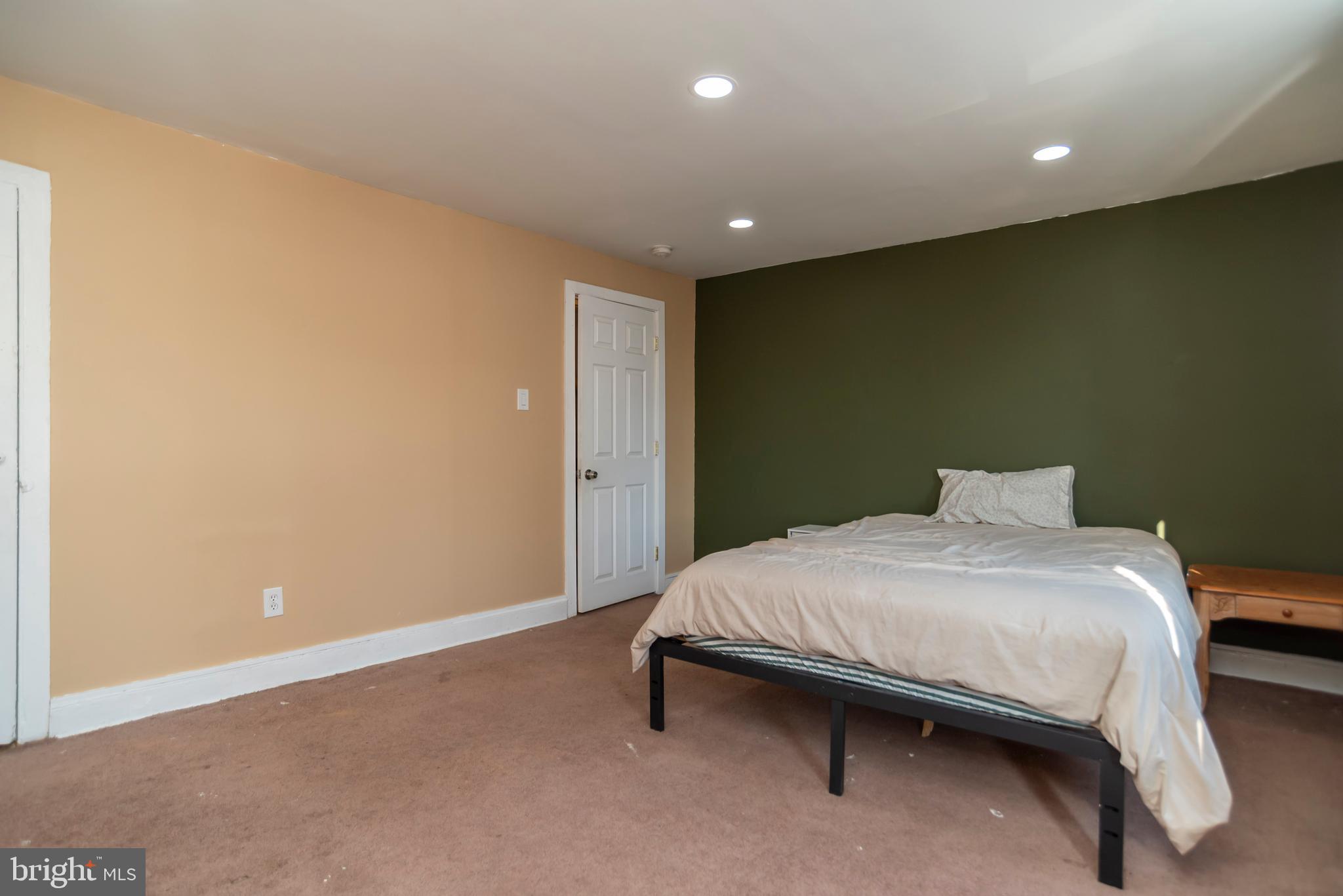 435 Cedar Street Bristol, PA 19007 - Photo 23 of 32