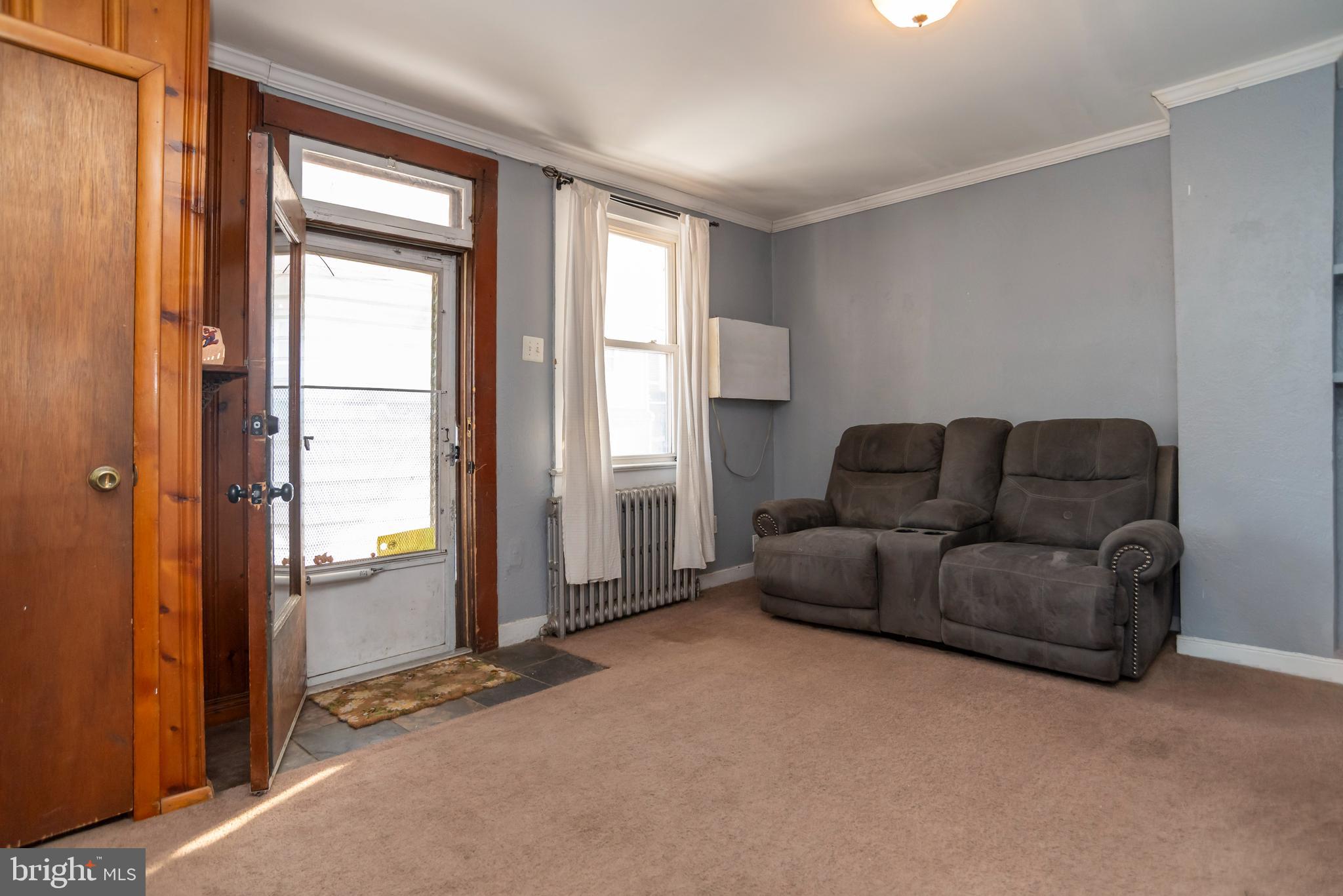 435 Cedar Street Bristol, PA 19007 - Photo 3 of 32