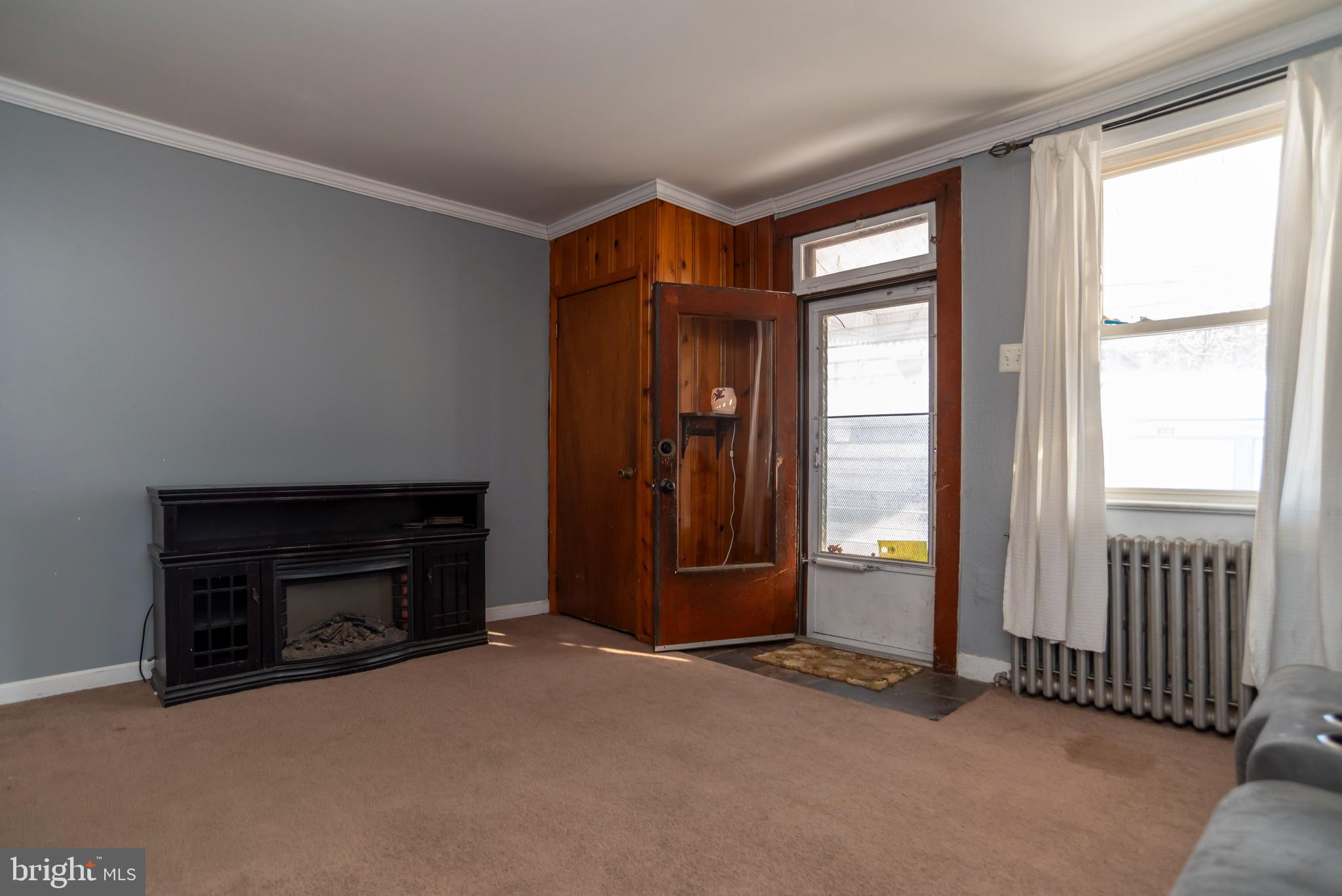 435 Cedar Street Bristol, PA 19007 - Photo 4 of 32