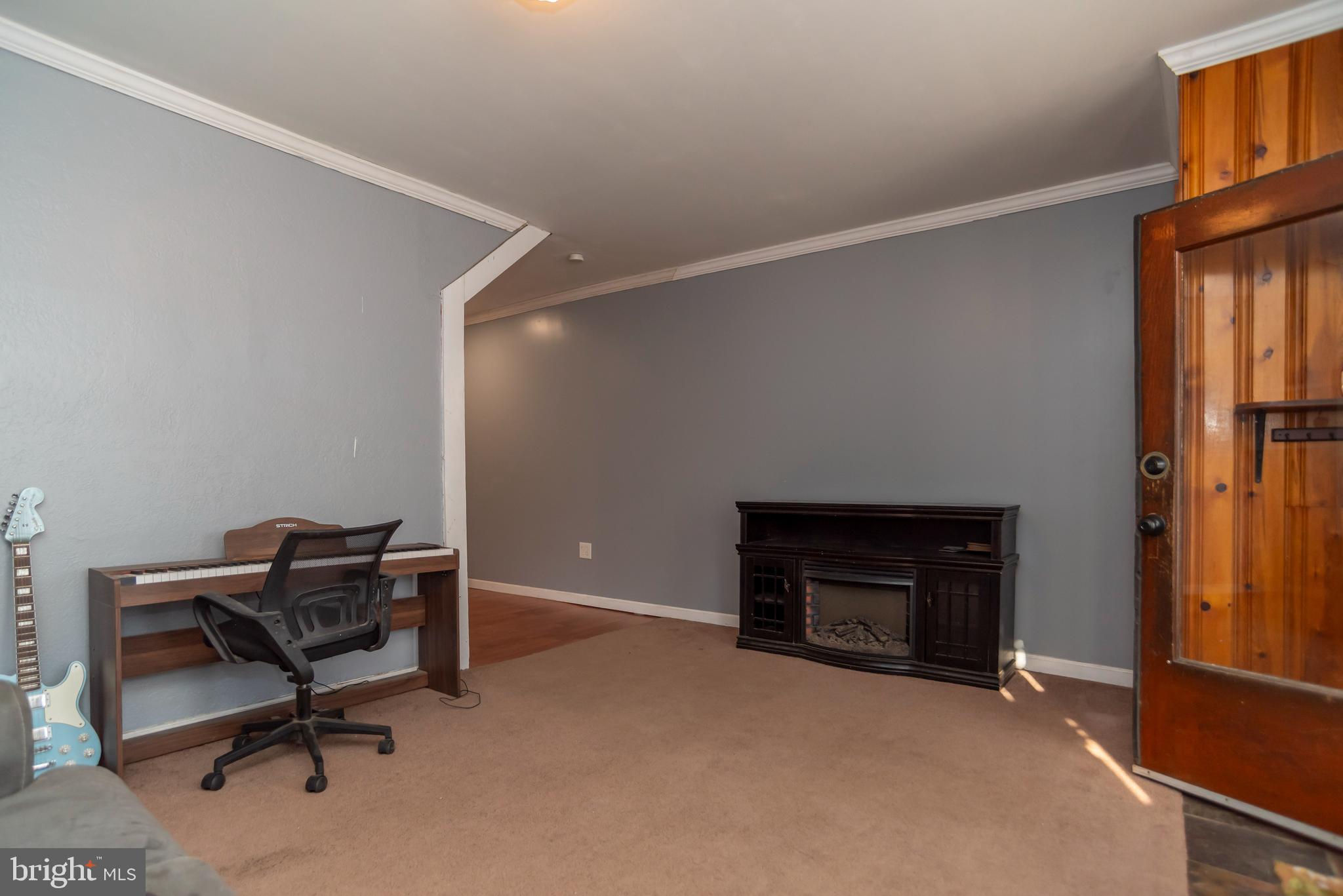 435 Cedar Street Bristol, PA 19007 - Photo 5 of 32