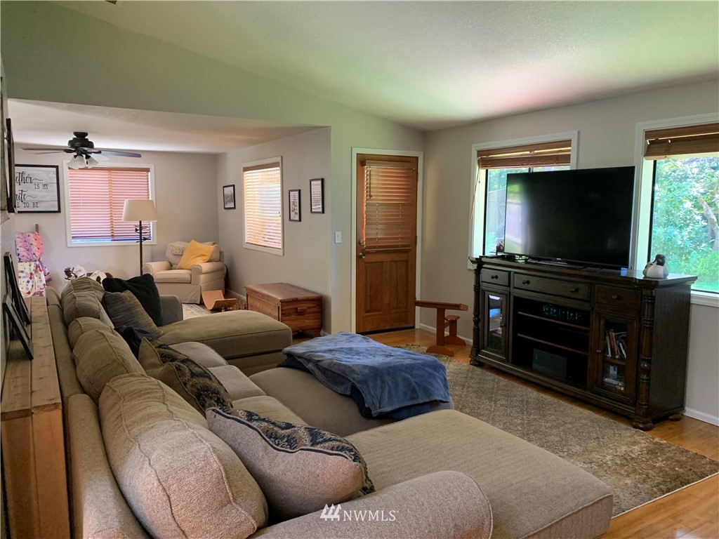 9009 Autumn Line Loop Southeast Olympia, WA 98513 - Photo 11 of 28 Gallery Image 11