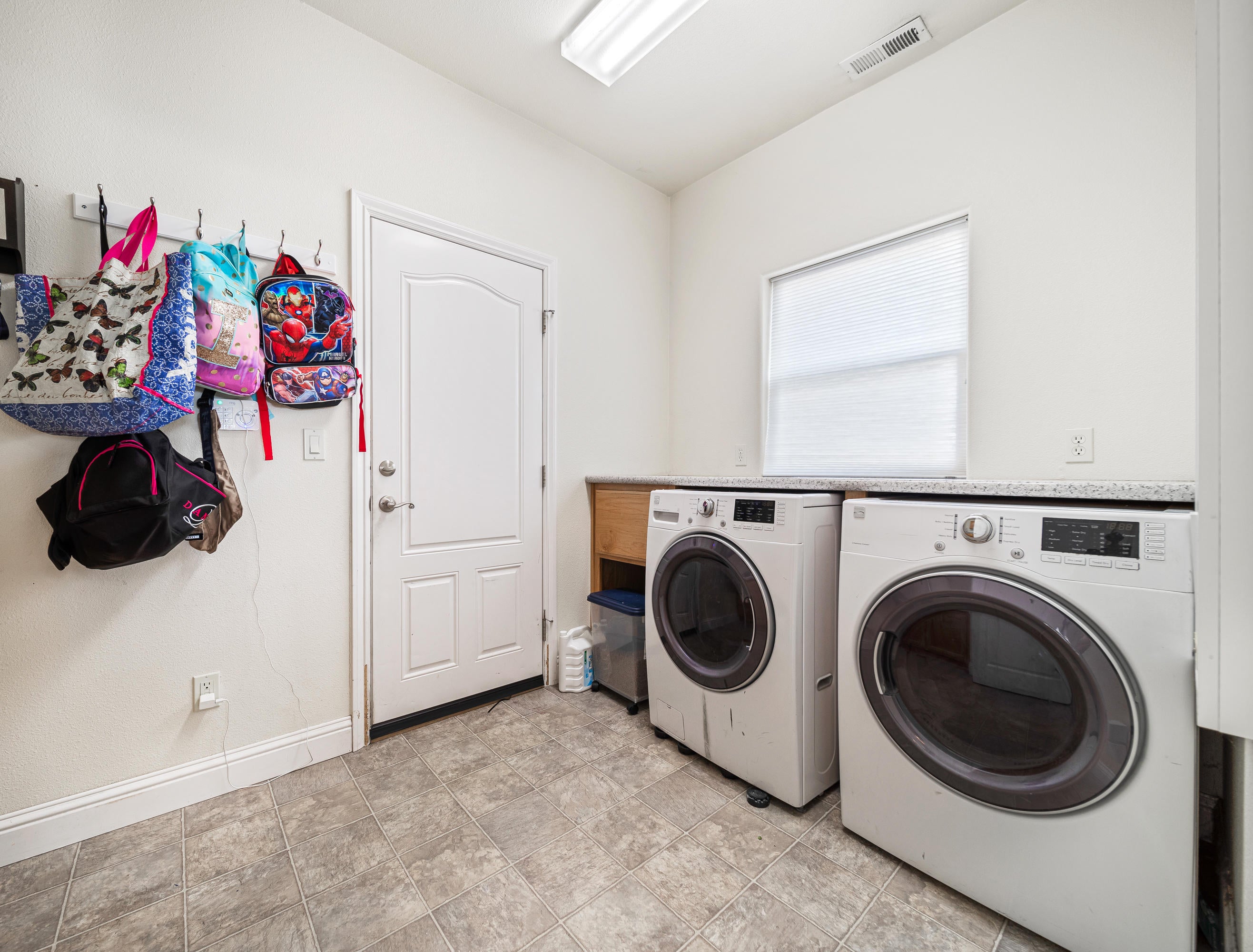 476 Ridgeway Avenue Central Point, OR 97502 - Photo 15 of 30 15