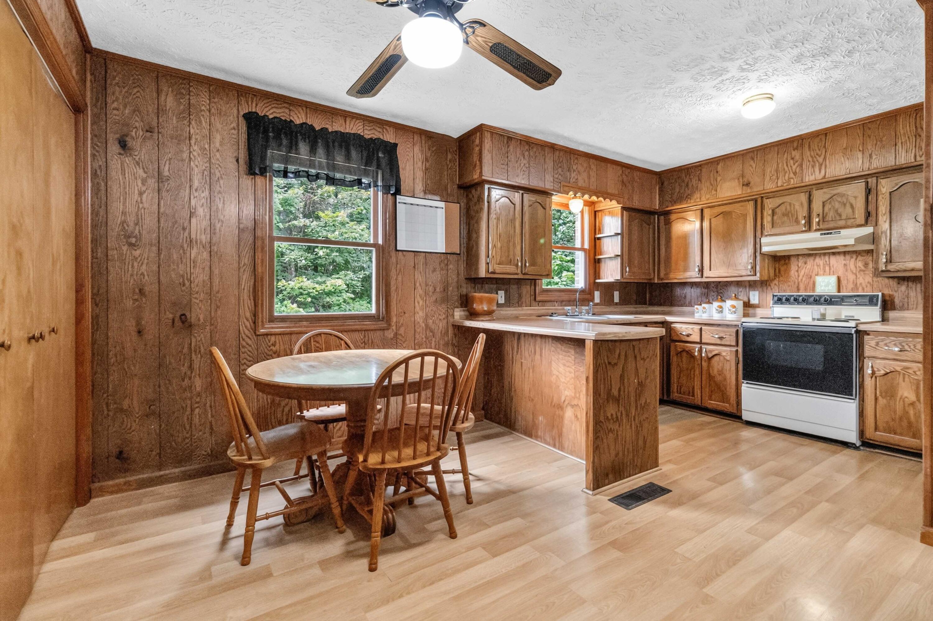 425 Ragged Ridge Road Waynesburg, KY 40489 - Photo 12 of 43 015