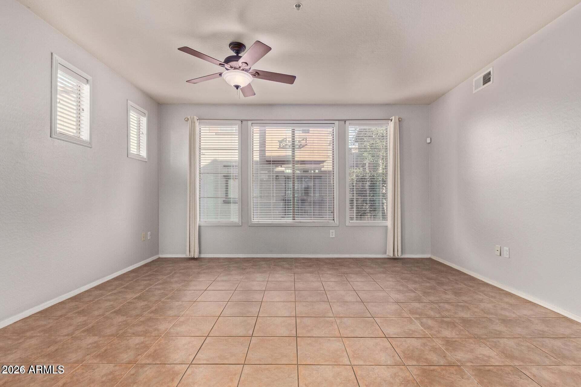 3250 West Greenway Road, Unit 144 Phoenix, AZ 85053 - Photo 6 of 25 IMG_9683