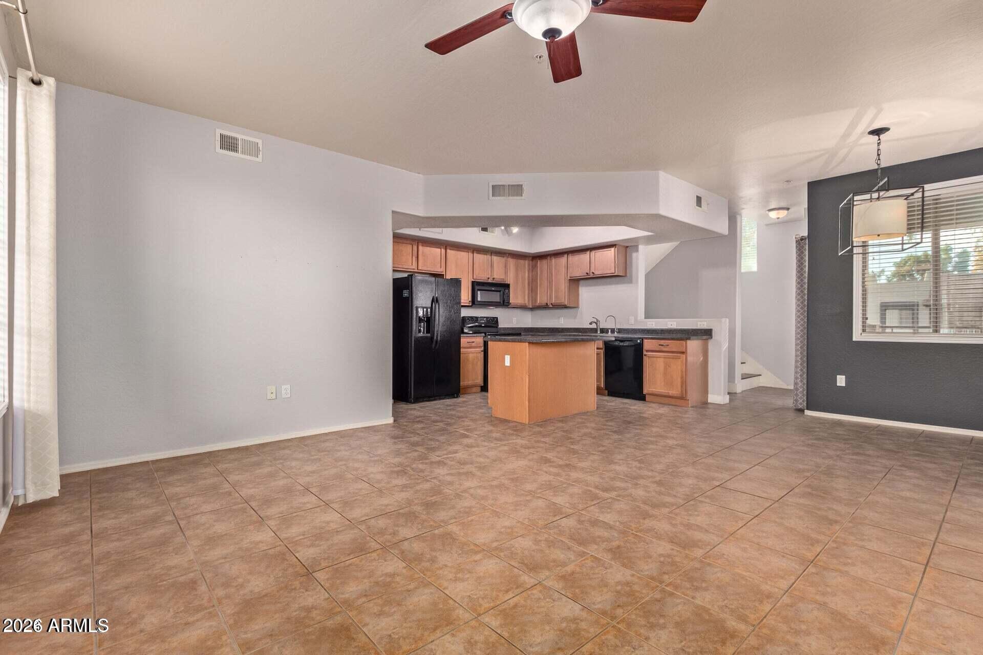3250 West Greenway Road, Unit 144 Phoenix, AZ 85053 - Photo 10 of 25 IMG_9687