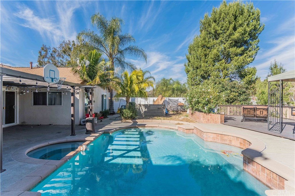 302 Briar Creek Road Diamond Bar, CA 91765 - Photo 15 of 19