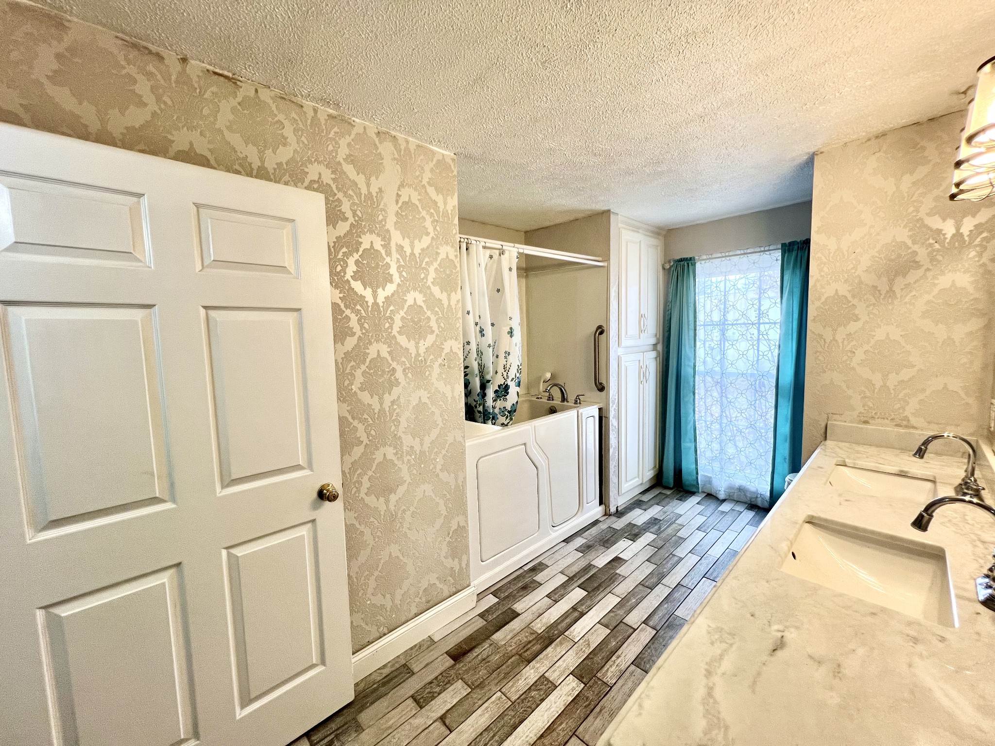 1100 Buffalo Road Lawrenceburg, TN 38464 - Photo 36 of 56 a bedroom with a bed and a window