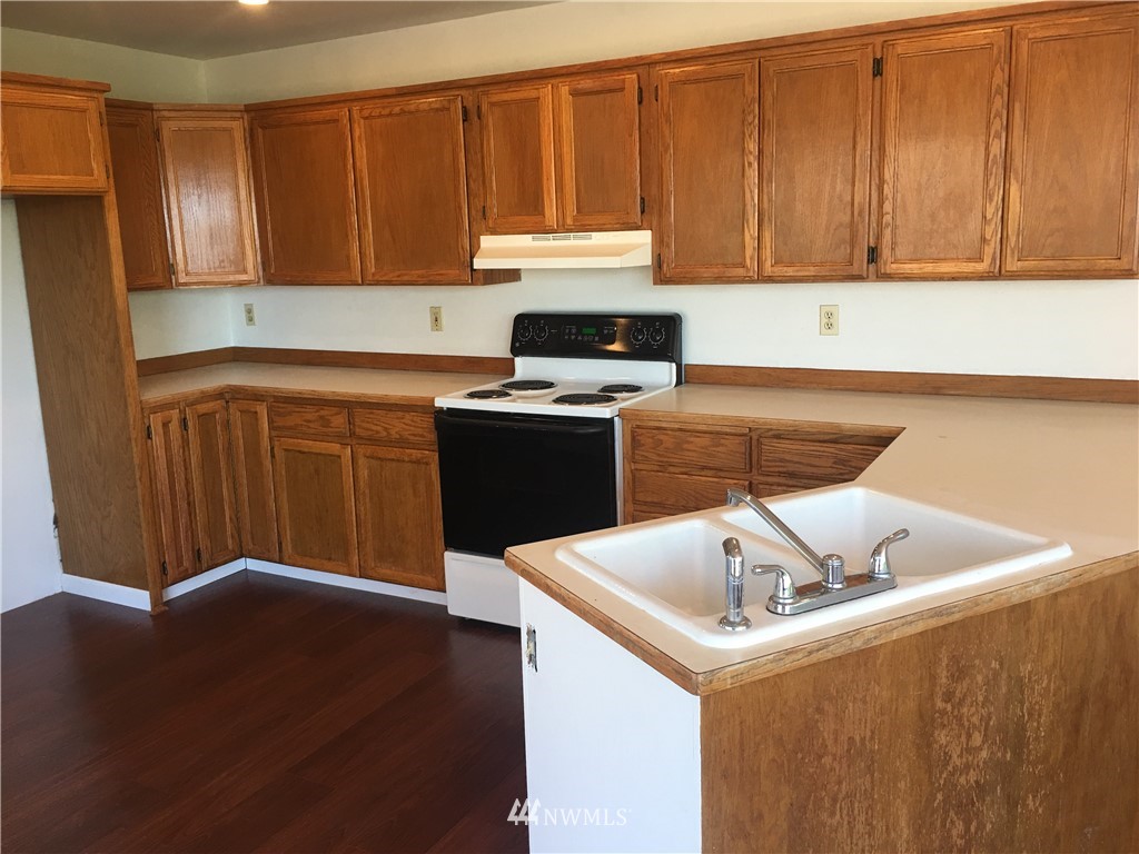 435 Renton Avenue South Renton, WA 98057 - Photo 3 of 20