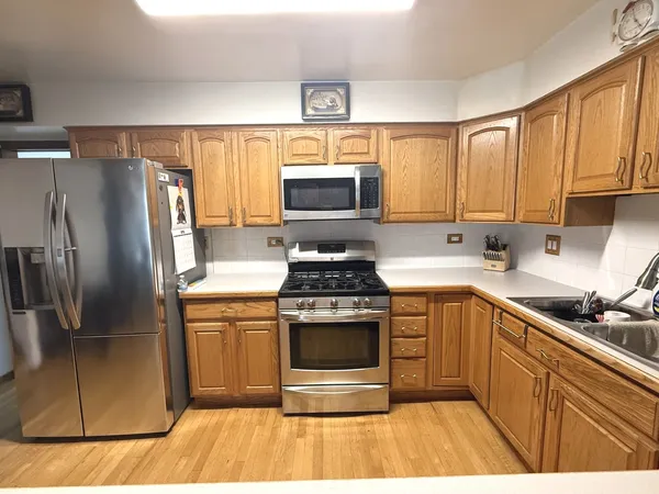$429,000 | 3044 Halifax Avenue, Westchester, IL 60154