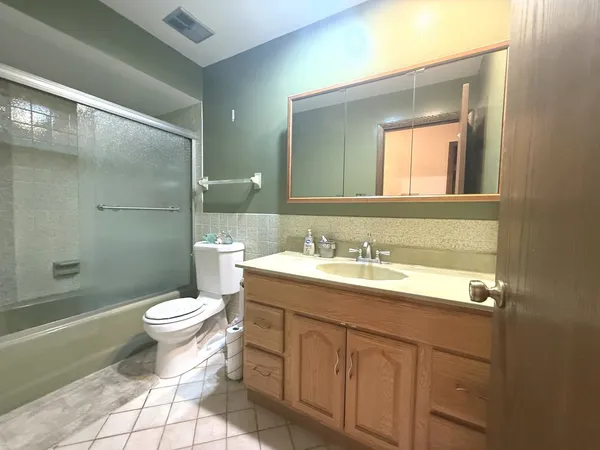 $429,000 | 3044 Halifax Avenue, Westchester, IL 60154