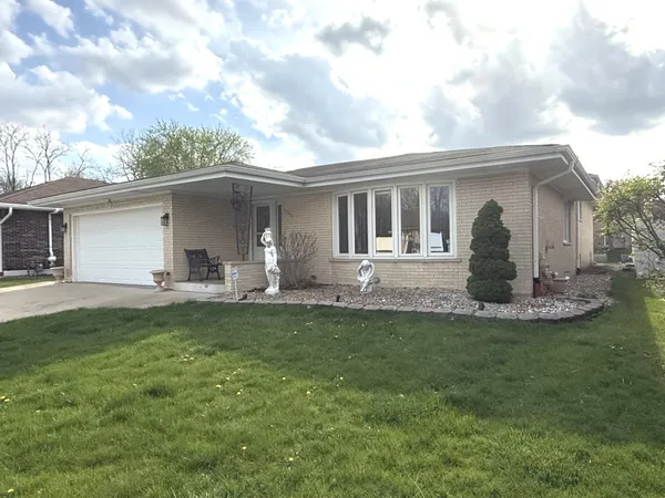 $429,000 | 3044 Halifax Avenue, Westchester, IL 60154