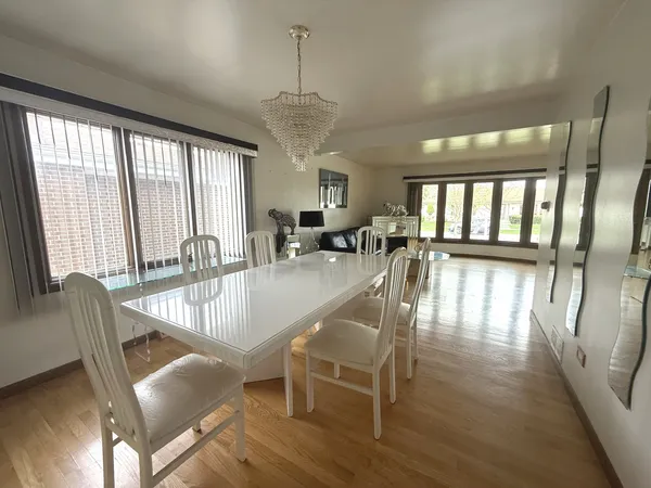 $429,000 | 3044 Halifax Avenue, Westchester, IL 60154