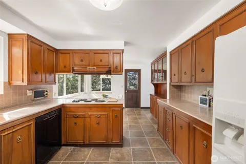 $1,750,000 | 29903 Marine View Drive Southwest, Federal Way, WA 98023