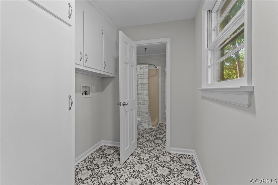 3910 Turner Road Chesterfield, VA 23832 - Photo 21 of 37 a view of a bathroom with a window