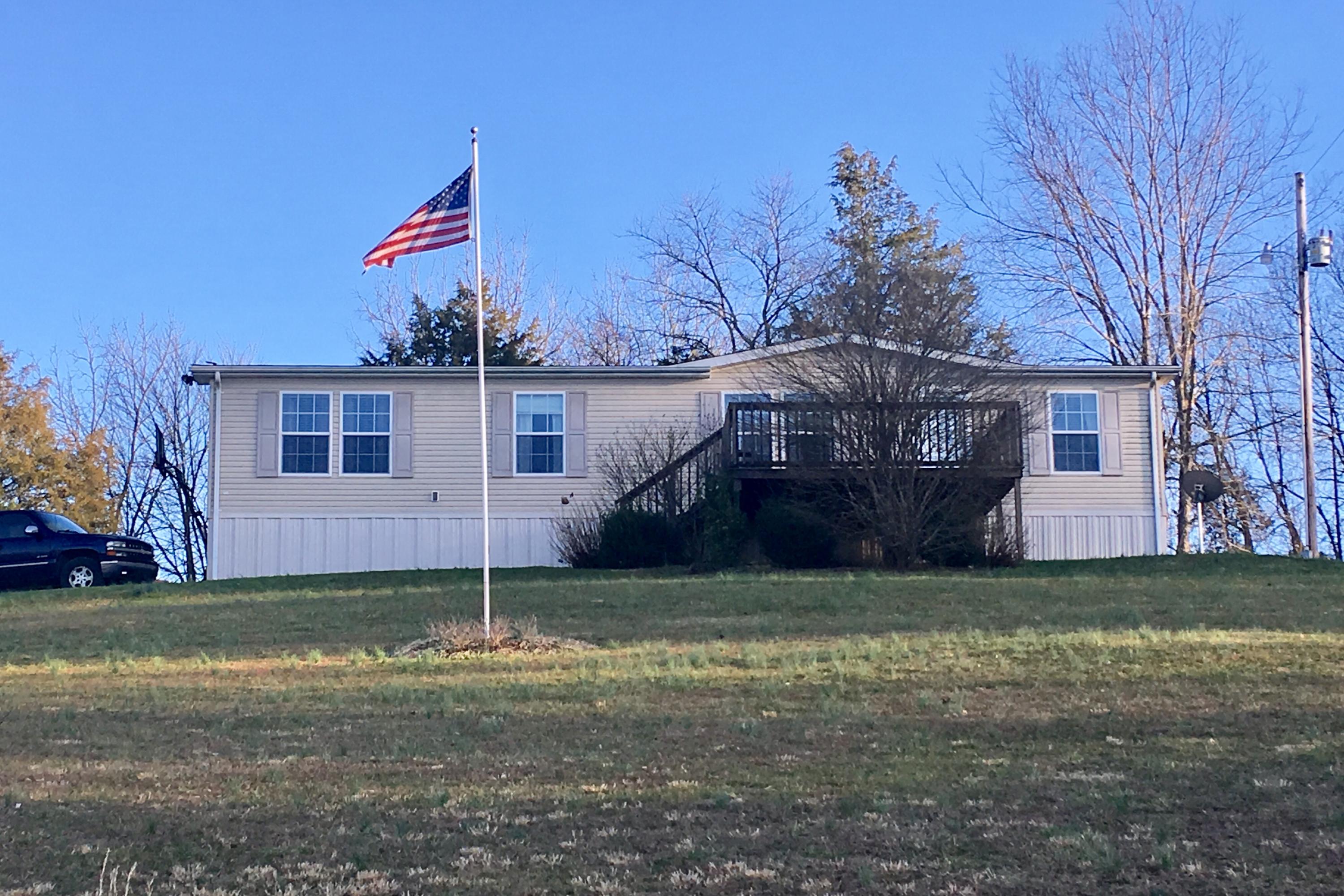 173 Freeman Road Tazewell, TN 37879 - Photo 2 of 30 29BDAE5E-DC87-4639-BA8D-8BAAF3B6D8B0