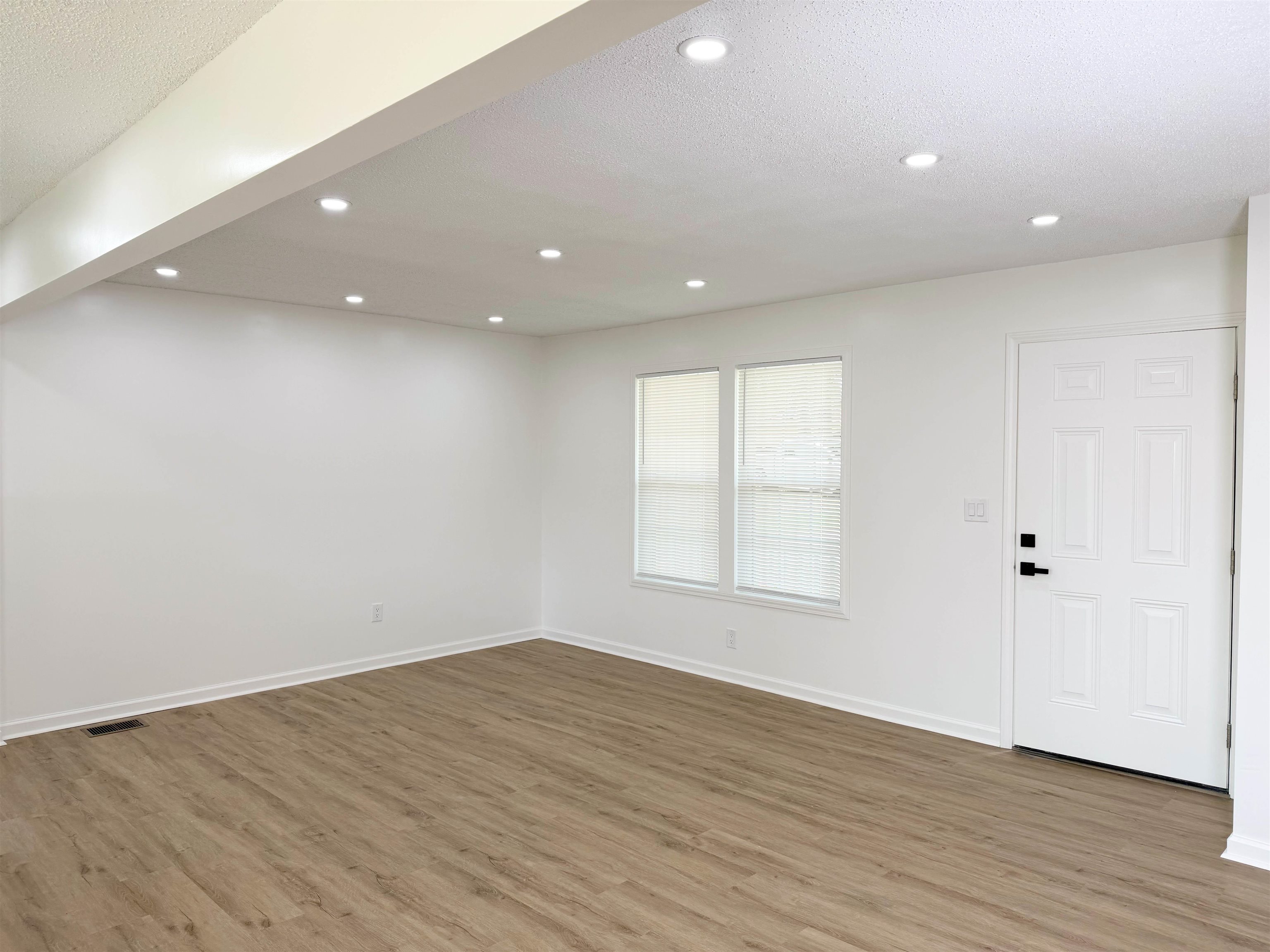 116 Hickory Hill Drive Inman, SC 29349 - Photo 5 of 29 Living Room