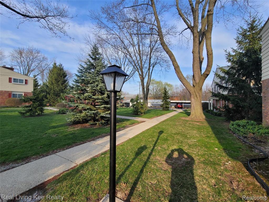 749 West Maple Road Clawson, MI 48017 - Photo 11 of 13