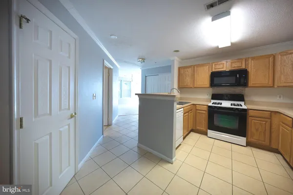 $214,000 | 45521 Westmeath Way, Unit E13, Great Mills, MD 20634