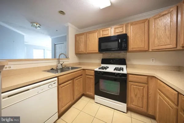 $214,000 | 45521 Westmeath Way, Unit E13, Great Mills, MD 20634