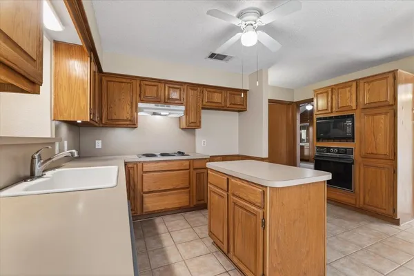 $2,300 | 4 Sonora Drive, Trophy Club, TX 76262