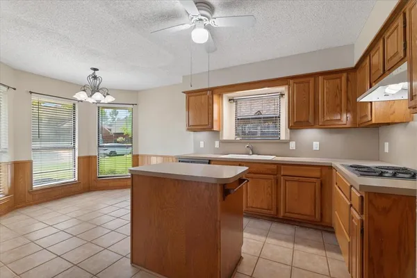 $2,300 | 4 Sonora Drive, Trophy Club, TX 76262